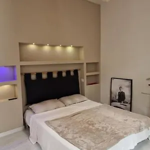 https://savelli-apartment-old-town-near-navona-place.it-romehotels.com